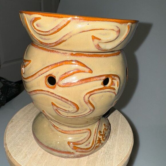 SCENTSY WAX WARMER - Picture 2 of 4